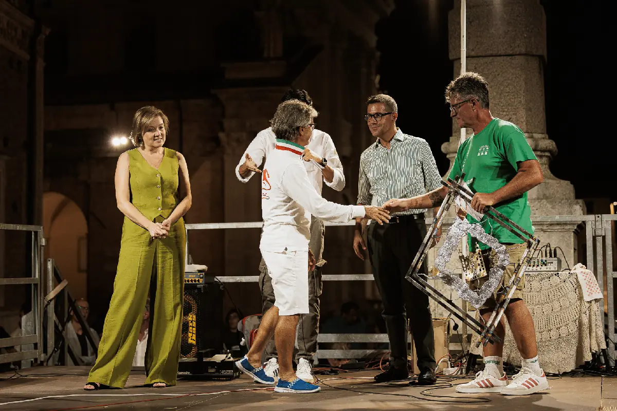 TT_7800-Migliorato-NR.webp
